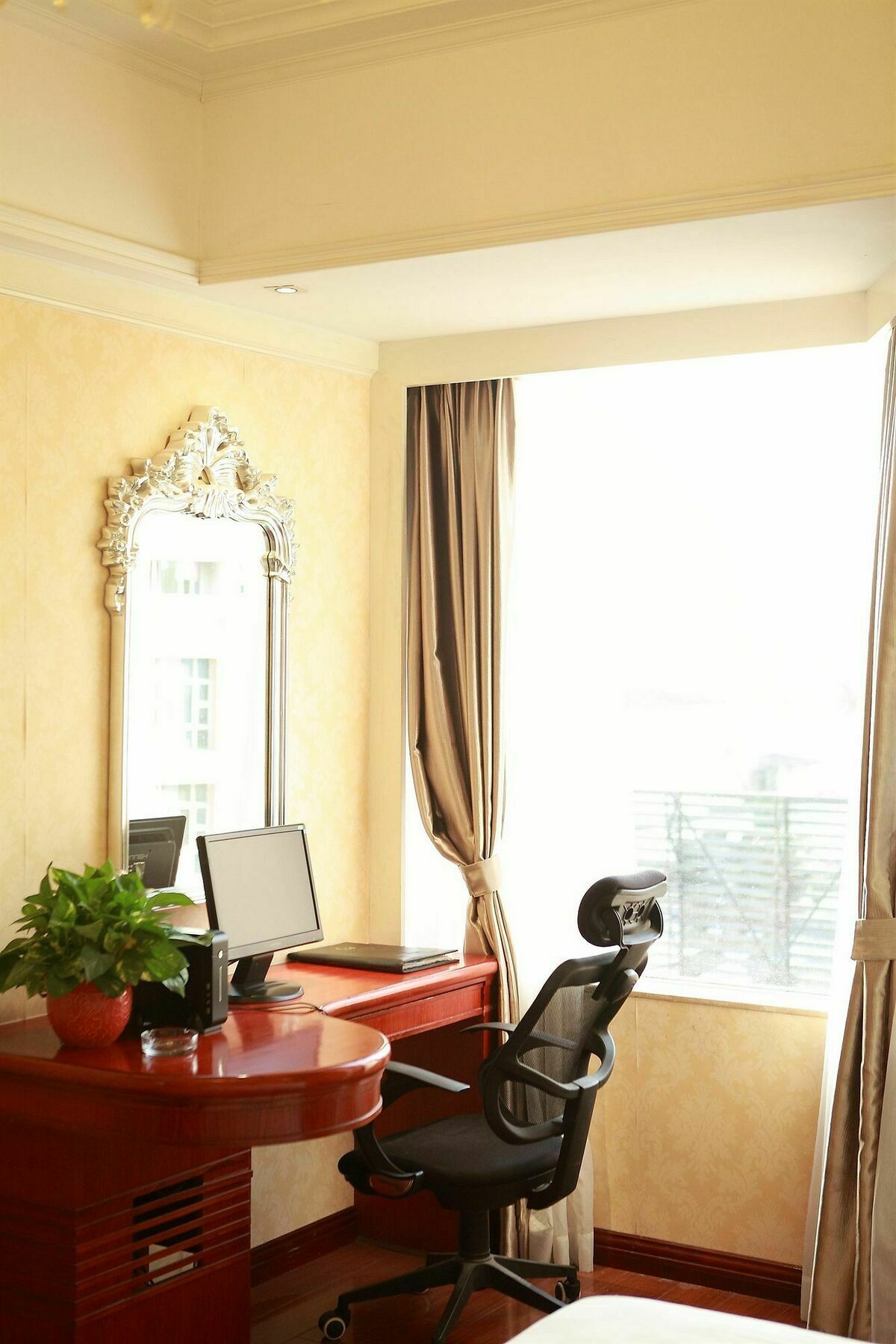 Bluesky Hotel Гуанчжоу Екстер'єр фото